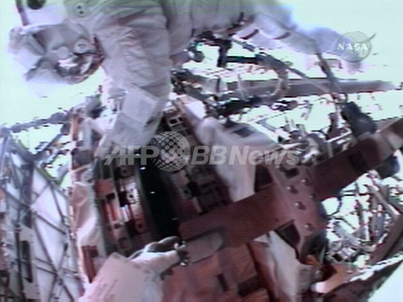 エンデバー宇宙飛行士、作業中に宇宙空間でカバンを「紛失」