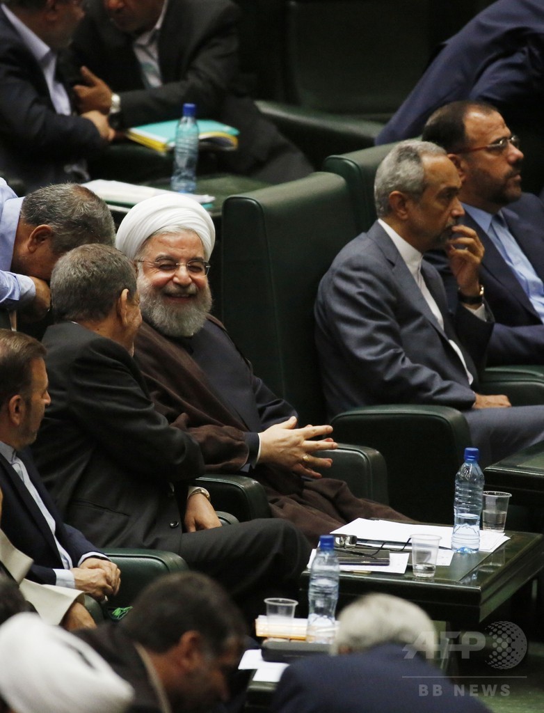 イラン大統領が議会で演説、米が制裁強化なら核合意破棄も