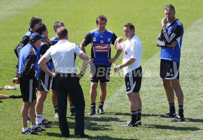 シドニーFCのクルーク監督が辞任