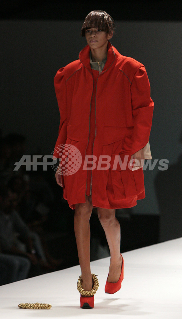 ＜08年春夏リスボン・コレクション＞リカルド・ドゥラド、新作を発表