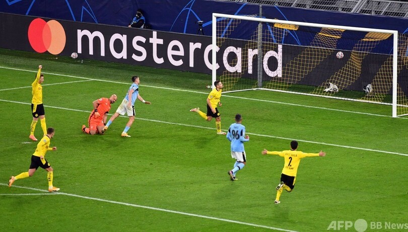 ドルトが決勝T進出、チェルシーはジルーの4発で首位通過