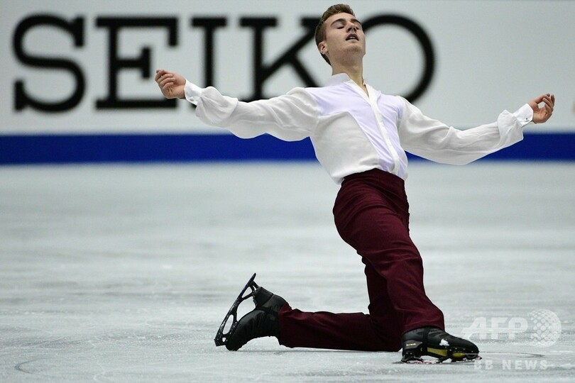 宇野が首位発進、4回転で転倒も「思い切りいった結果」 NHK杯