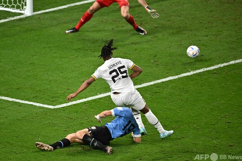 スアレス奮闘も涙でW杯終了 ウルグアイはガーナ下すも敗退 