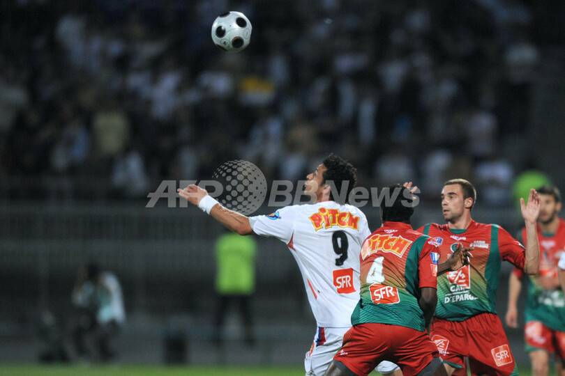 リヨン ジュニーニョのゴールでスダンを下しフランス杯決勝進出