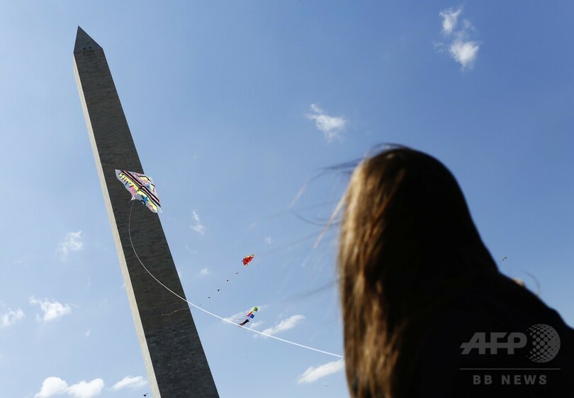 恒例のたこ揚げ大会、桜の開花祝う 米首都