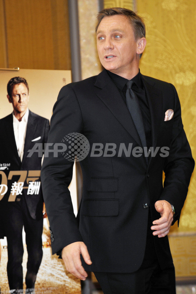 ダニエル・クレイグ来日、『007／慰めの報酬』PR記者会見に登場