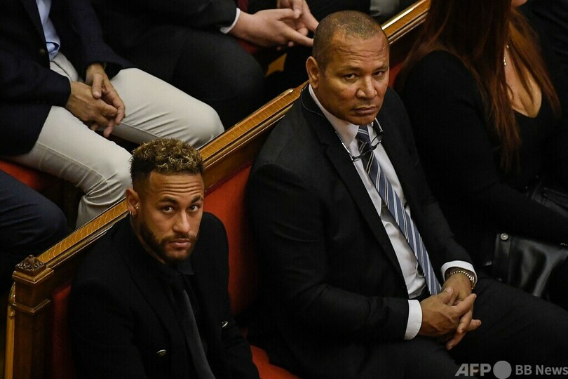 ネイマールの裁判始まる バルサ移籍めぐる不正疑惑