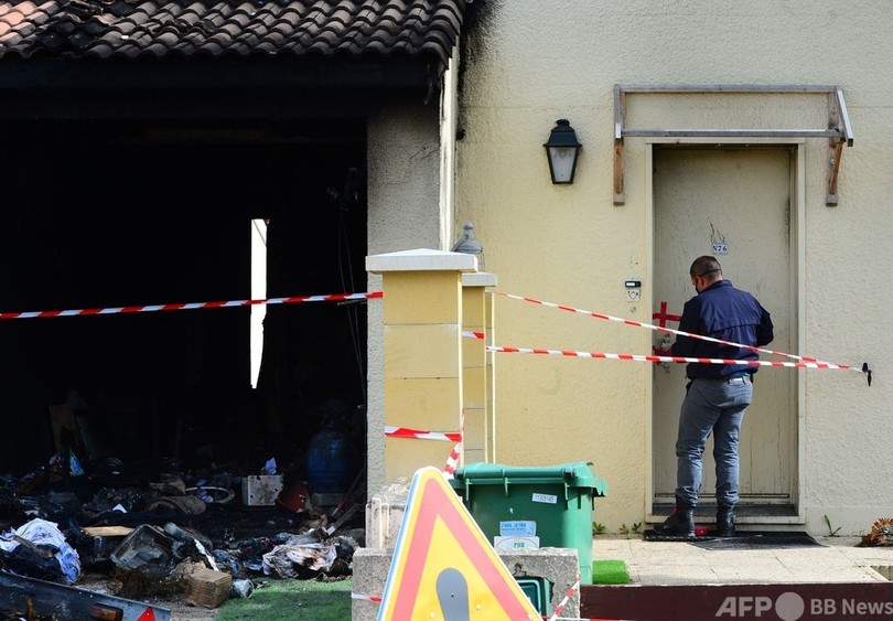 別居中の夫、白昼路上で妻を焼殺 南仏ボルドー