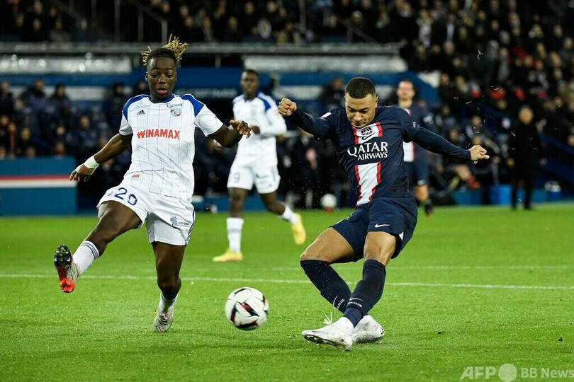 PSG、終了間際のエムバペPKで勝利 ネイマールは退場