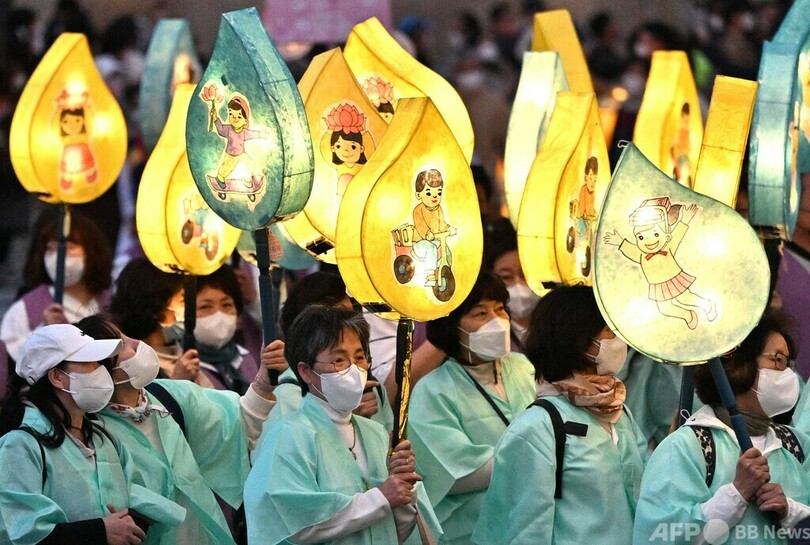 釈迦の誕生祝う「燃灯会」に向けて準備 韓国