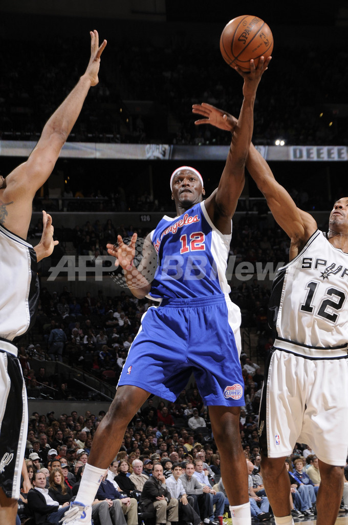 スパーズ クリッパーズを降しシーズン19勝目