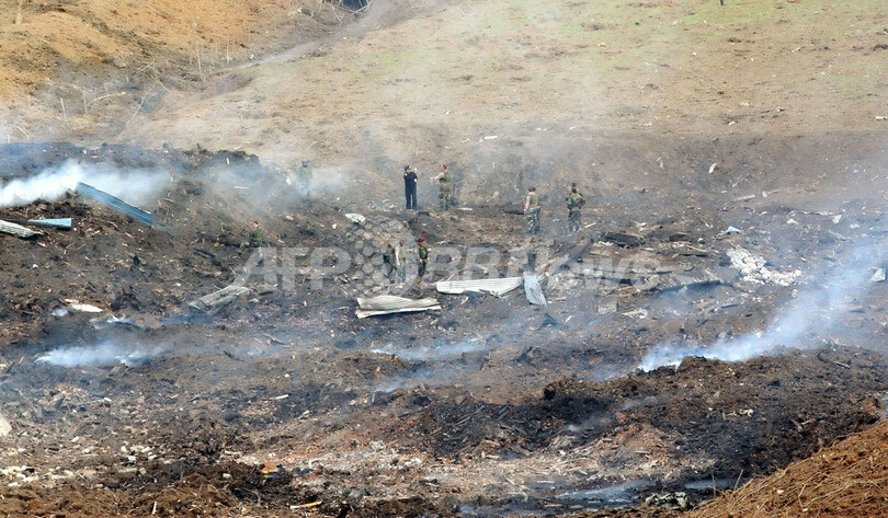 アルバニア火薬庫爆発で死者9人に、捜索活動続く