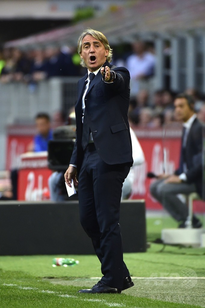 インテル、マンチーニ監督退任を発表