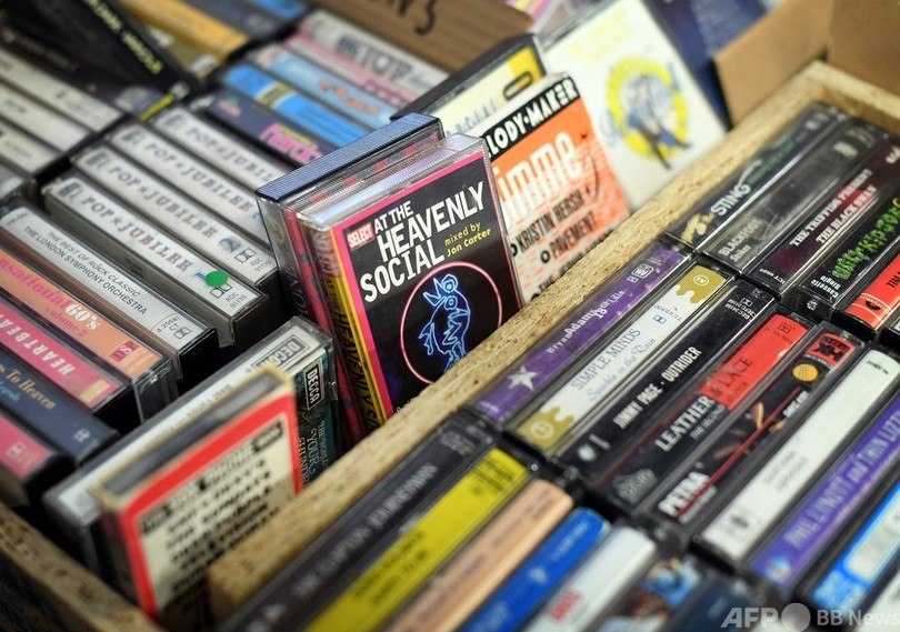 レトロな音楽愛好家を引きつける英国最後のカセット店