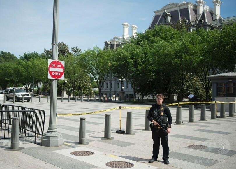米ホワイトハウス一帯、一時封鎖 武器持った男に警官が発砲