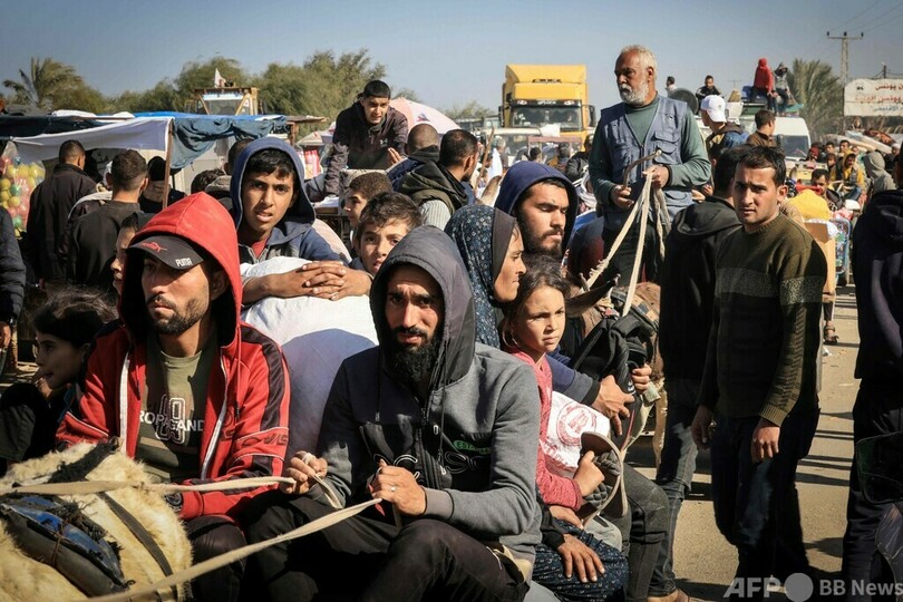 国連避難施設を戦車が砲撃、9人死亡 ガザ南部