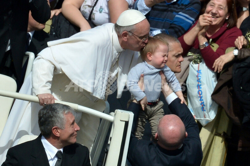 庶民感覚の新ローマ法王、新聞の購読停止も自ら電話