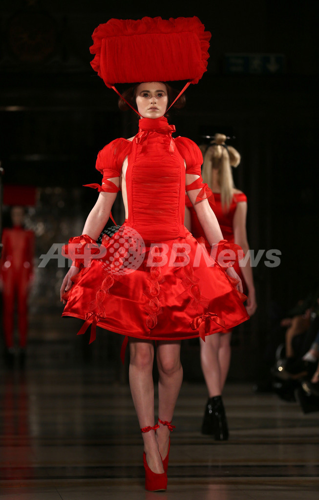 ＜13/14年秋冬ロンドンコレクション＞Pam Hogg