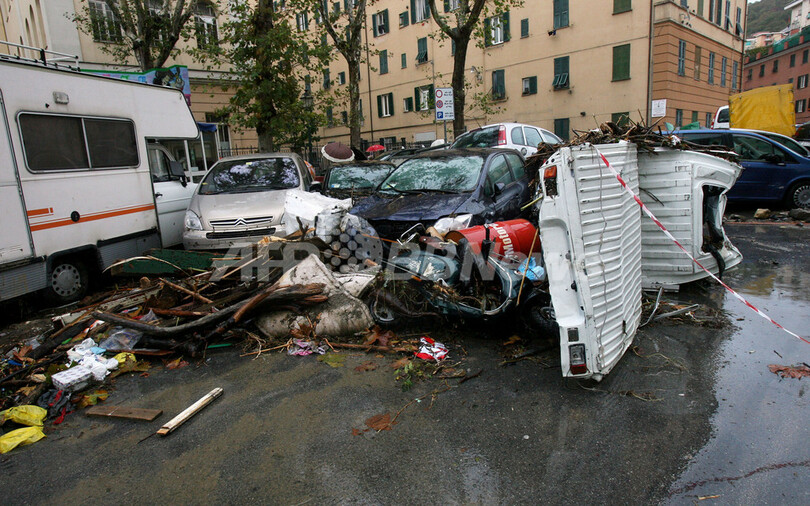 イタリアのジェノバで洪水、6人死亡
