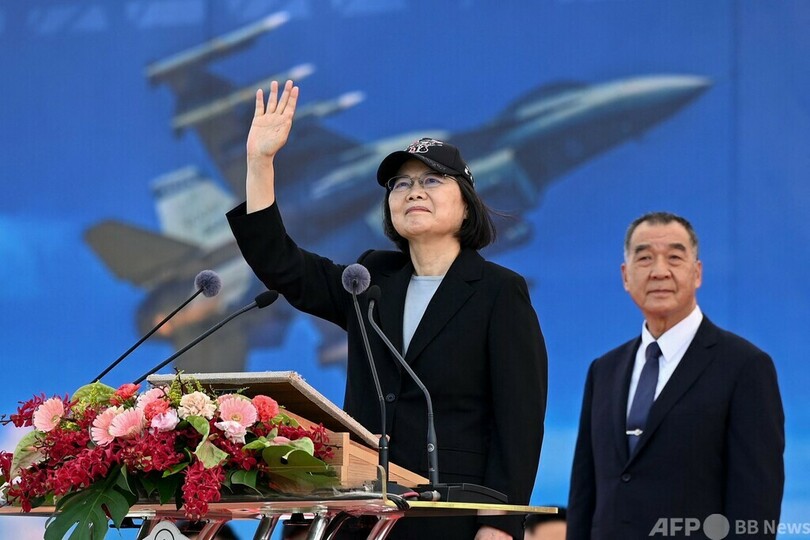 台湾、改良型F16部隊を初配備 対中防衛力を強化