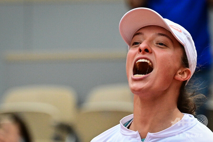 シフィオンテクが全仏OP制覇、ポーランド初のGS覇者に