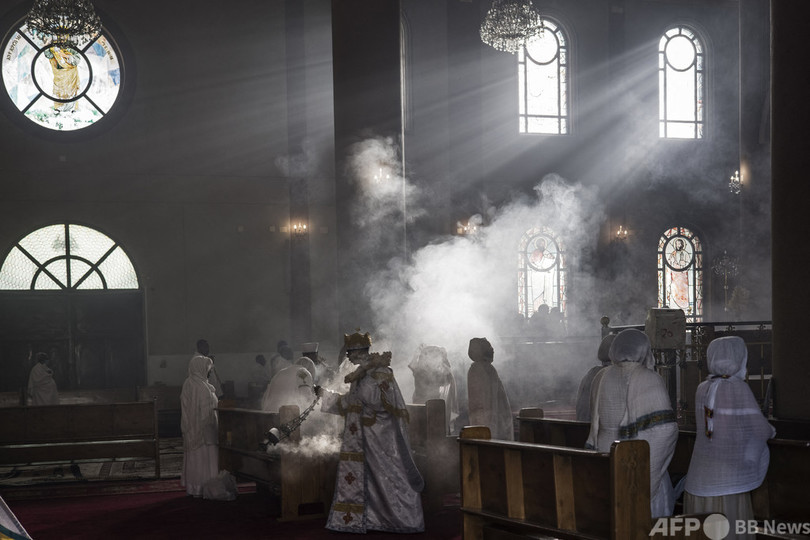 【今日の1枚】祈りの時間、椅子も静粛に…エチオピア正教会