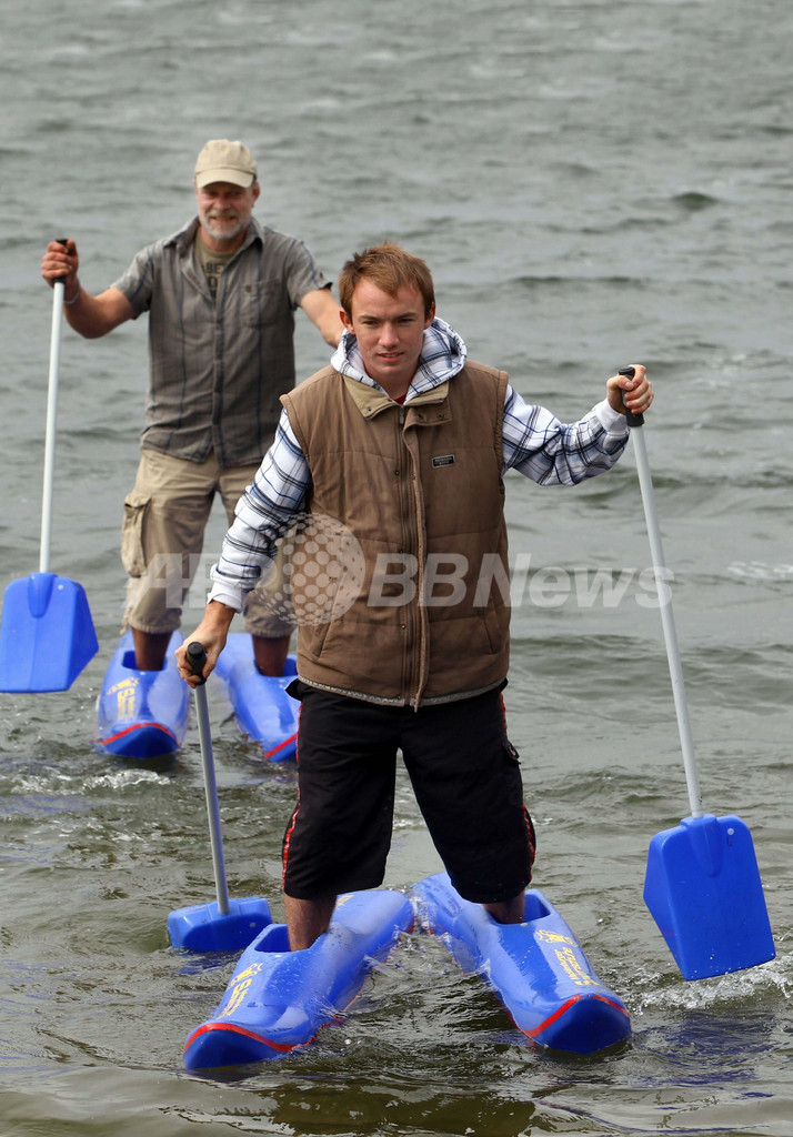 「スイム・シューズ」でスイスイ、ドイツ