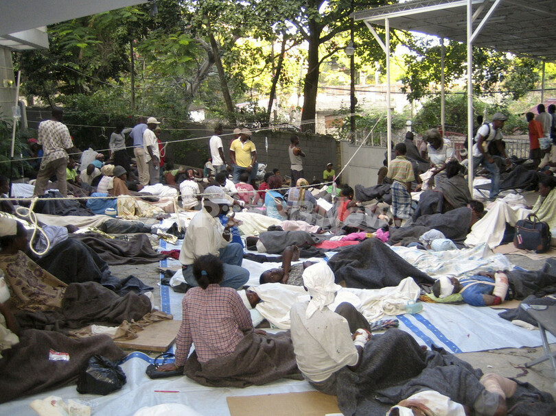 ハイチ大地震、難航する救援活動 被災者に怒りと絶望