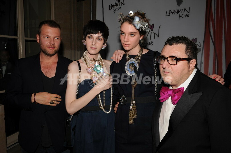 「ランバン」が「アクネ」とコラボ、デニム・コレクションを09年1月発売