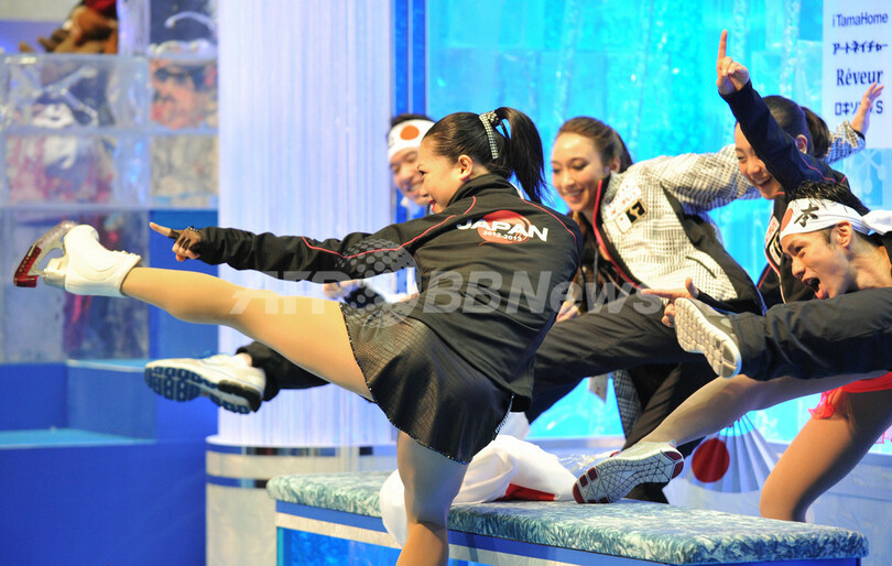 日本が首位発進、浅田は5位 世界フィギュアスケート国別対抗戦