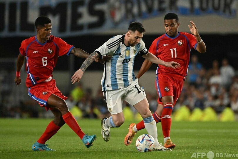 W杯王者アルゼンチン、メッシ弾で凱旋勝利 ファン8万人超が熱狂