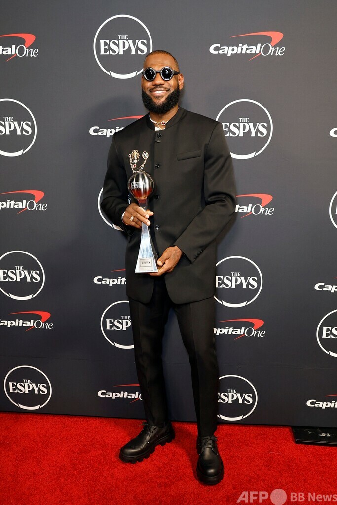 レブロン、現役引退を否定「きょうはまだその日じゃない」