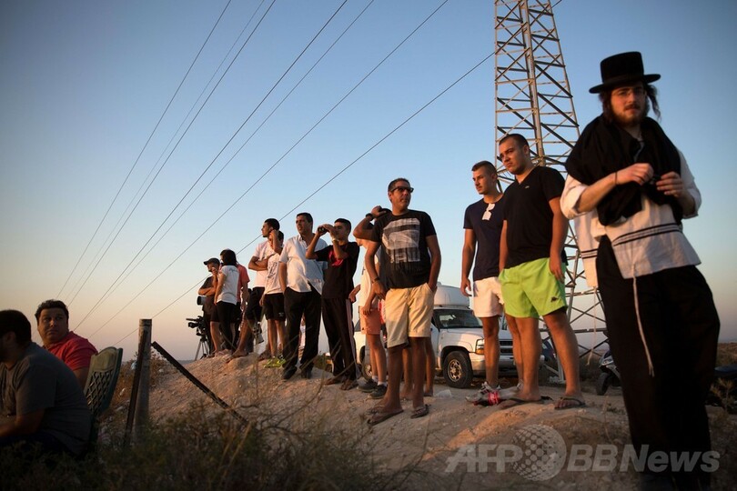 ガザ空爆を見物する市民ら、イスラエル南部