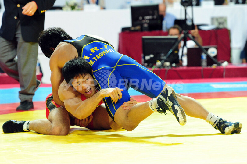 米満が男子フリースタイル66キロ級で銀メダル、レスリング世界選手権