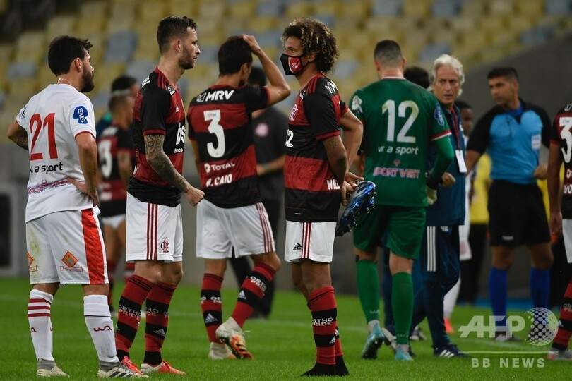 再開したブラジルサッカー、反対クラブの不参加を許可