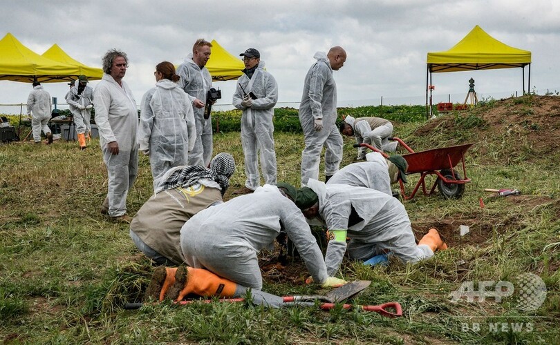 イラク、IS犠牲者遺体遺棄場の発掘開始 ヤジディー拠点