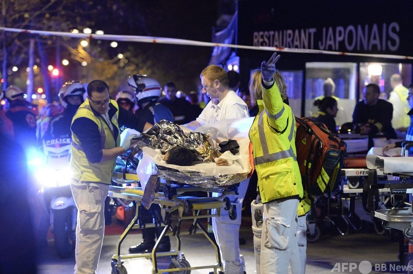 パリ同時襲撃、歴史的公判始まる 実行犯が出廷