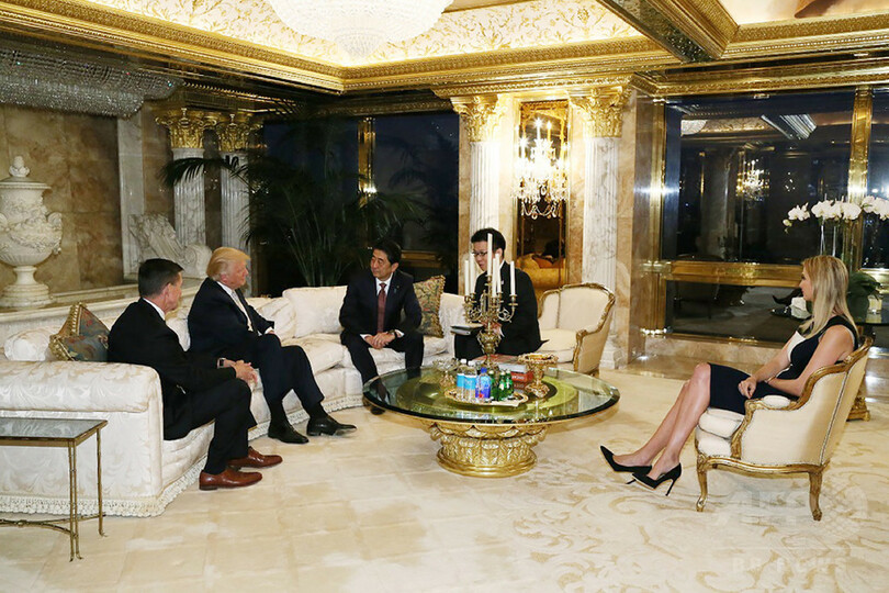 「利益相反」批判のトランプ氏長女、事業と個人のSNSを分離