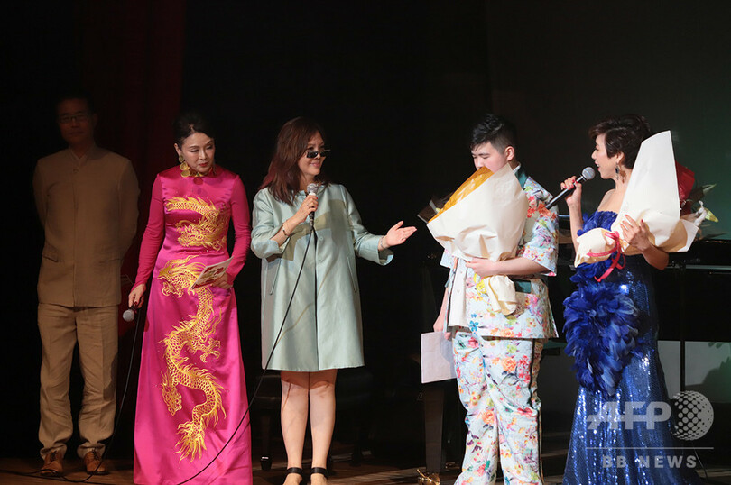 R・クレイダーマン氏と共演も、母子で苦難乗り越えた自閉症のピアニスト