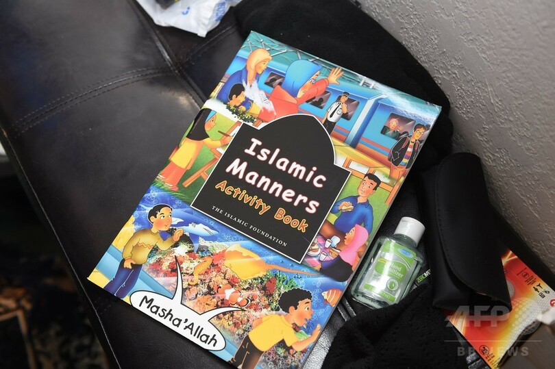 米加州の銃乱射、容疑者宅内部をメディアに公開