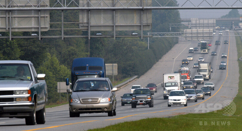 米高速道路で4歳女児撃たれ死亡、路上トラブルか