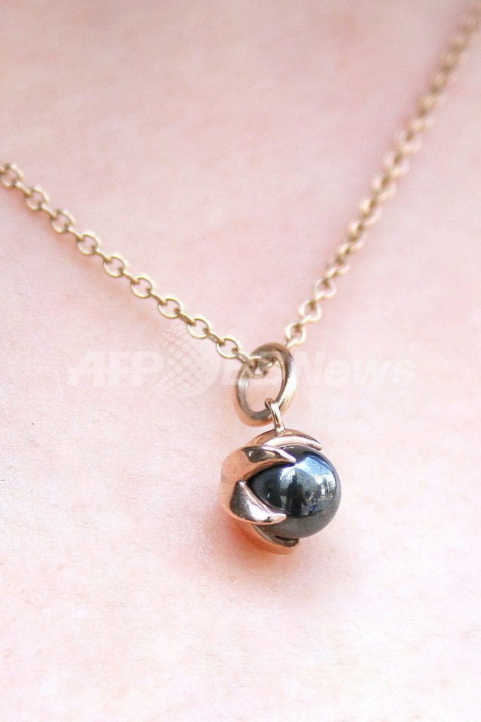 ＜ファッション業界の人々＞エレガントに着こなすタキシードジャケット