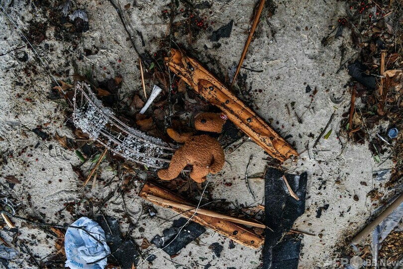 【今日の1枚】「一部始終を見ていた」竜巻被災地のぬいぐるみ