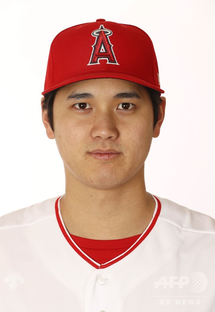 エンゼルスの大谷翔平、春季キャンプ恒例のフォトデーに登場