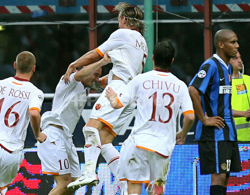 ＜サッカー セリエA＞ローマ インテルに快勝しスクデット獲得を阻止 - イタリア