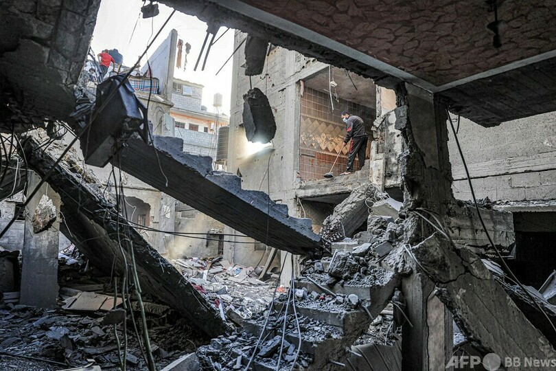 ガザ難民キャンプ空爆、70人死亡 保健当局