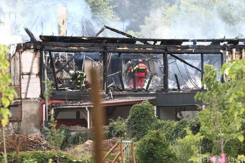 貸別荘で火災、9人死亡 仏東部