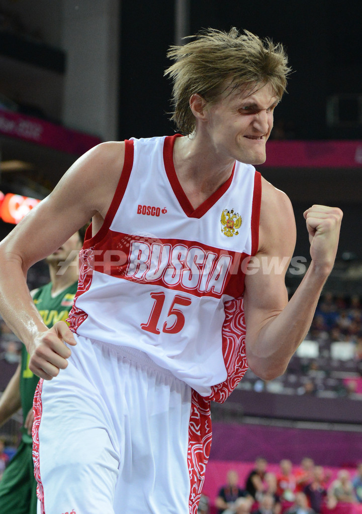 ロシアがリトアニアを下し準決勝へ、男子バスケットボール