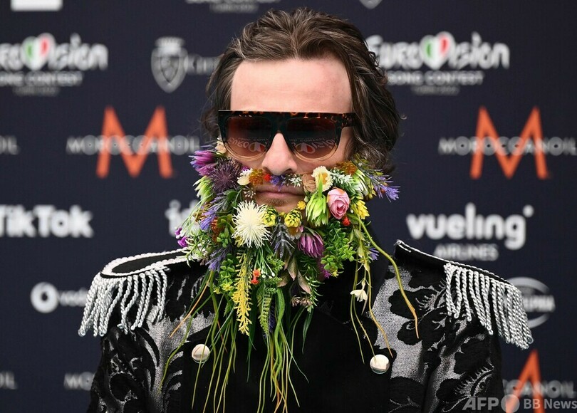 【今日の1枚】花のひげ男爵？ ユーロビジョン出場バンド