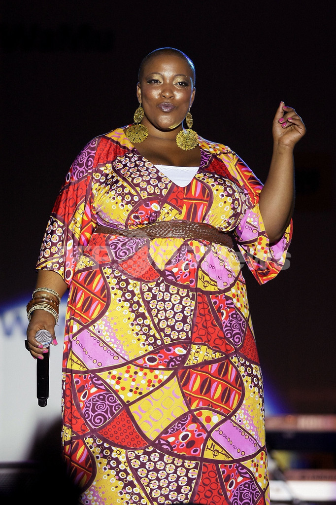 LAでゲイ・プライド・パレード開催、多くのアーティストが登場